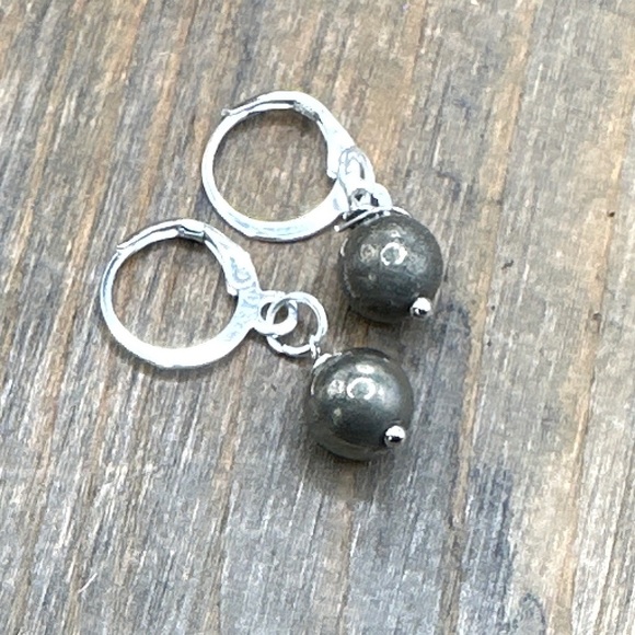 Pyrite spheres silver drops dangle earrings - Picture 1 of 4